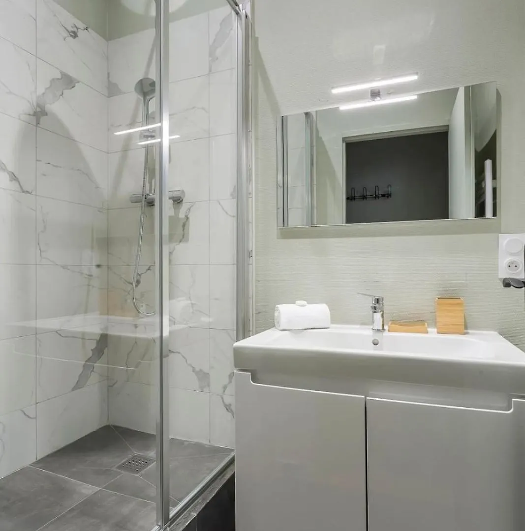 Le Croix-Roussien Cute 1 Bedroom Fully Equipped Лион Франция