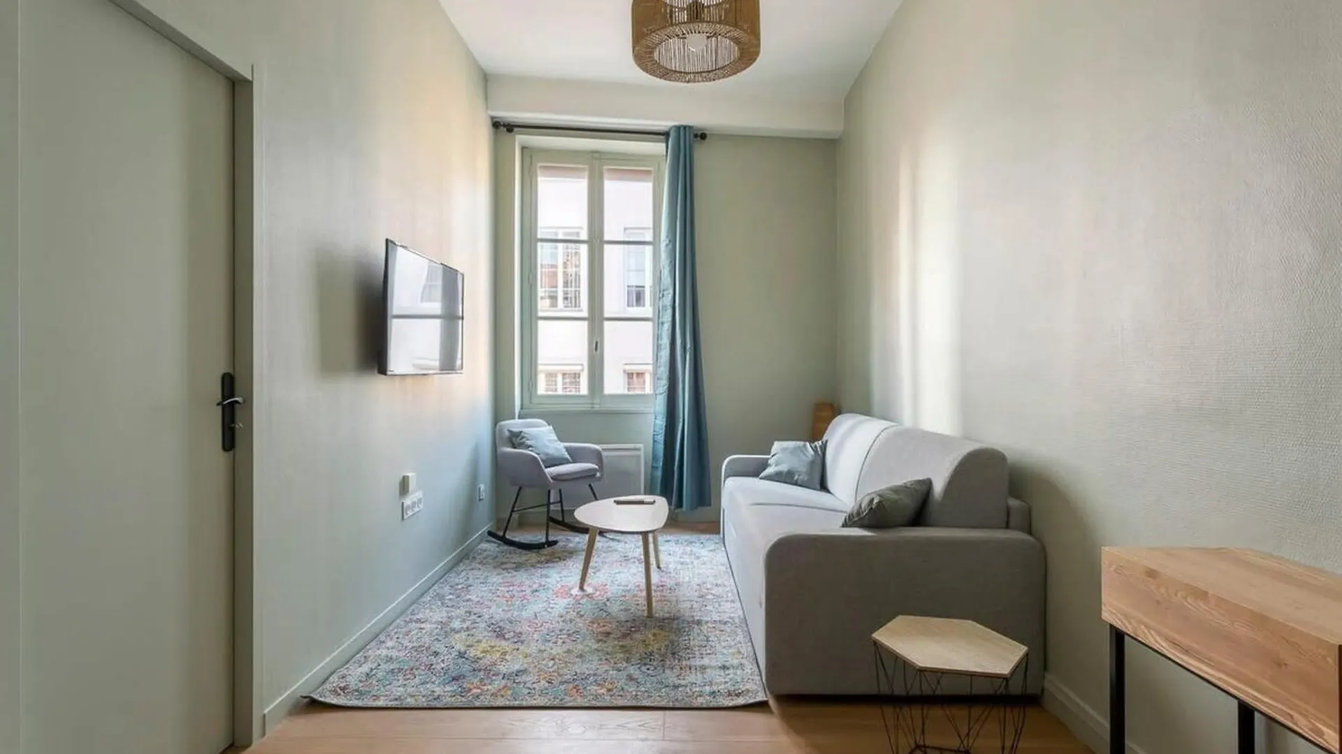 Le Croix-Roussien Cute 1 Bedroom Fully Equipped Лион Франция